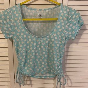 Pac Sun daisy crop top